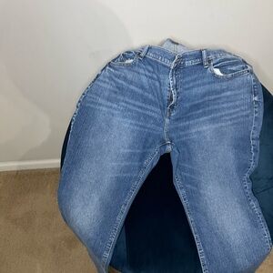Old Navy Women's Straight Leg Jeans in Blue